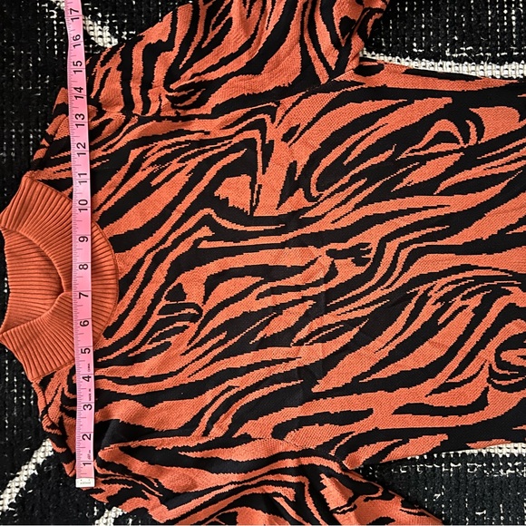 New York & Company Animal Print Knit Sweater Dress — Women’s M - Picture 8 of 8